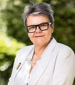 Brigitte-Jeanjean-vignobles-jeanjean-languedoc-©Max-Bauwens Brigitte Jeanjean - Vignobles Jeanjean - Languedoc ©Max-Bauwens